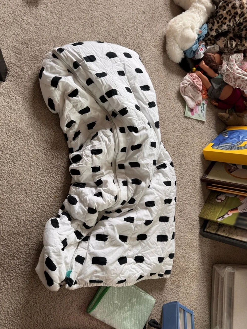 Beddey’s Black Dot Quilted zippered Comforter - White/Black
